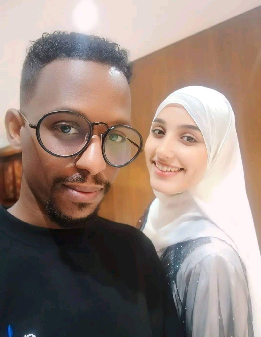 شاهد بالصور.. زواج شاب سوداني من مدينة ود مدني من فتاة مصرية حسناء تقيم معه بالإمارات بعد أن جمعت بينهما أجمل قصة حب