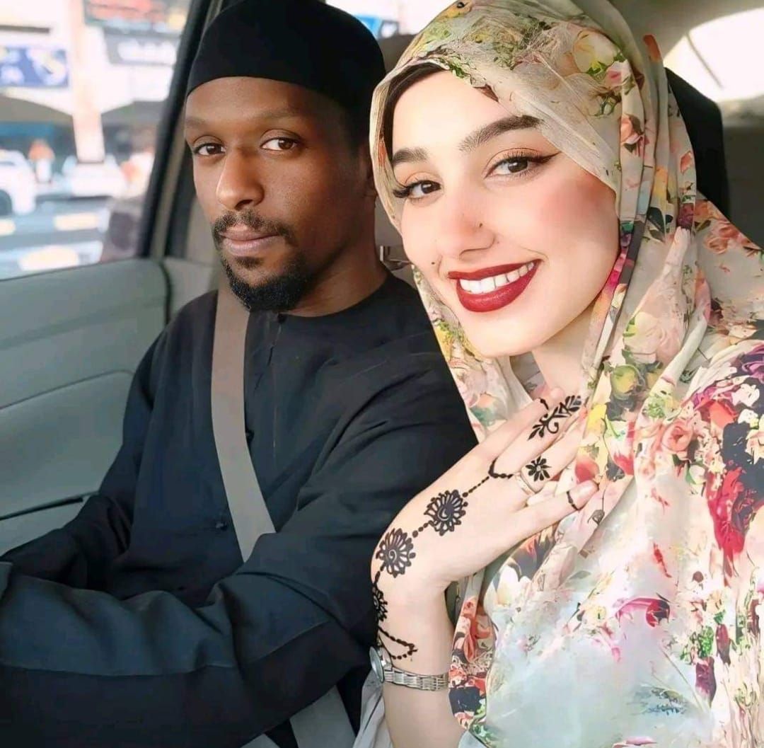 شاهد بالصور.. زواج شاب سوداني من مدينة ود مدني من فتاة مصرية حسناء تقيم معه بالإمارات بعد أن جمعت بينهما أجمل قصة حب
