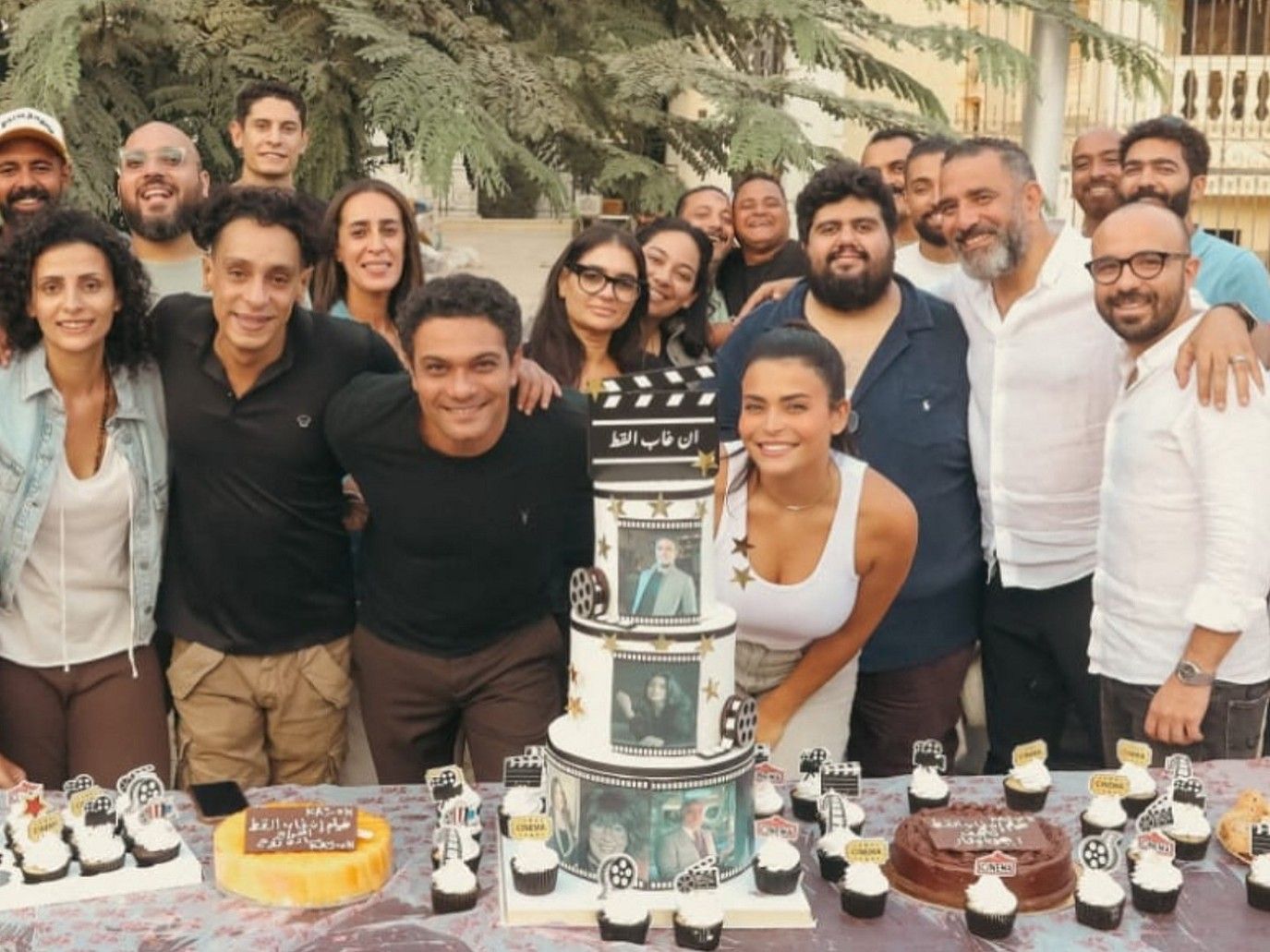 عملان جمعا آسر ياسين وأسماء جلال قبل فيلم إن غاب القط.. فما هما؟
