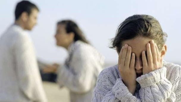 الامارات | هل يحق للأم طلب نفقة للأبناء بعد اسقاط الحضانة؟