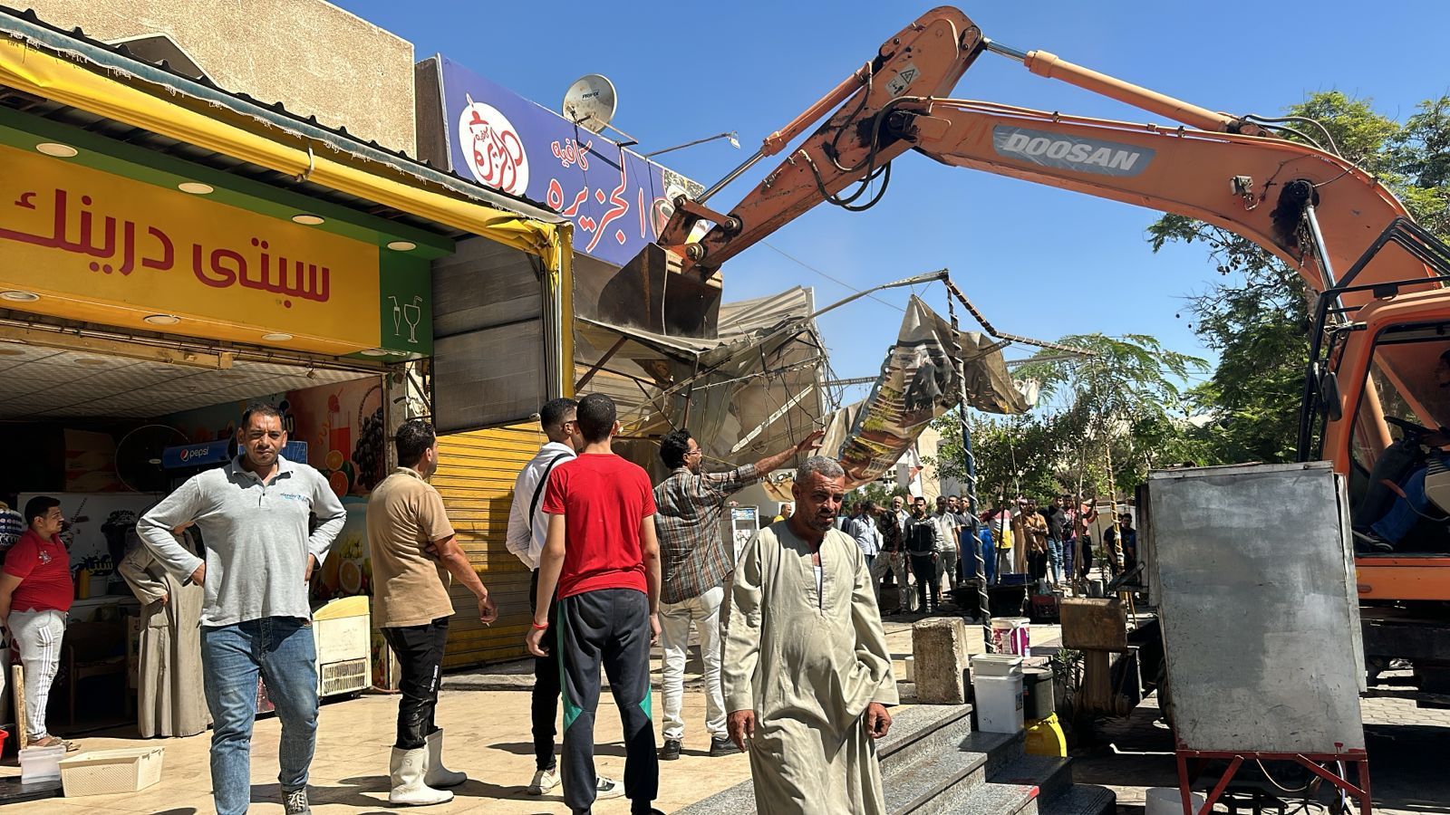 حملات لإزالة الإشغالات ومخالفات البناء والعشوائيات بـ5 مدن جديدة