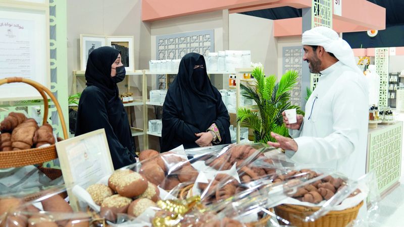 الامارات | مخبوزات مبتكرة من نواة التمر في «ليوا للتمور»