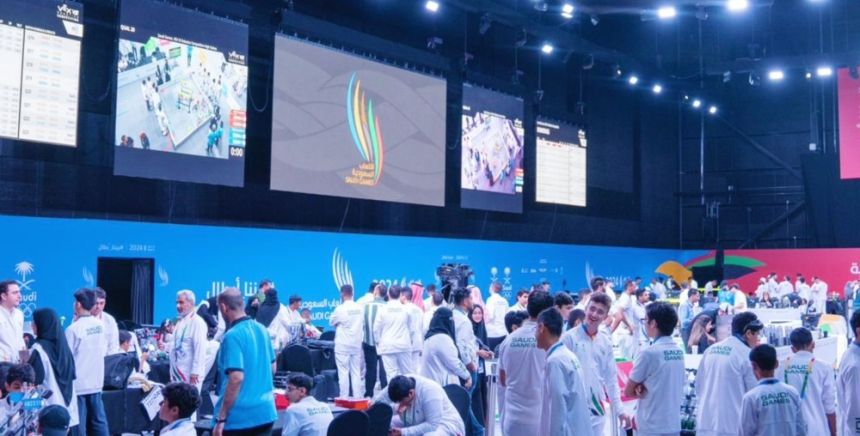 طلاب "أم القرى" يحققون المركز الأول في بطولة الروبوت بدورة الألعاب السعودية