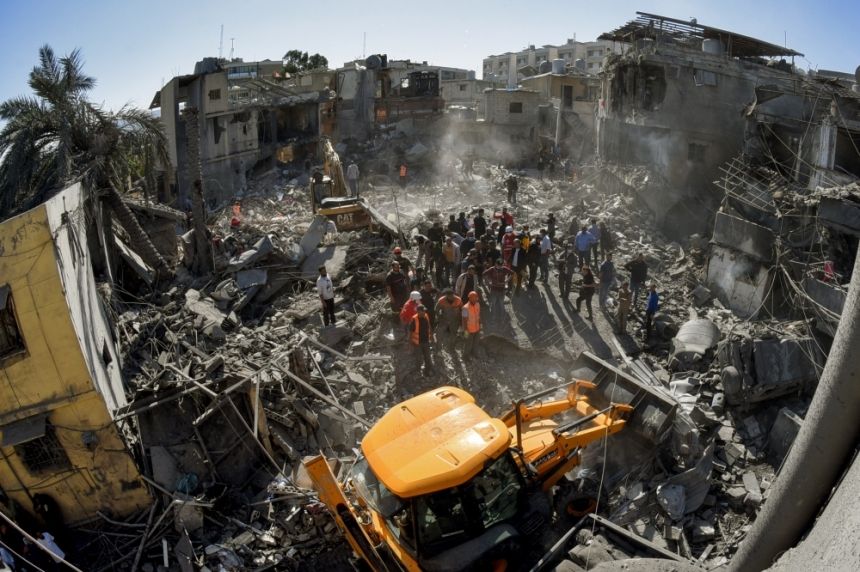 صور | في الجنوب والشرق.. غارات إسرائيلية على عدد من مناطق لبنان