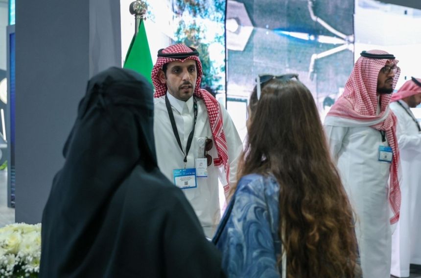 صور | تفاصيل مشاركات جناح وزارة الداخلية في ملتقى الصحة العالمي