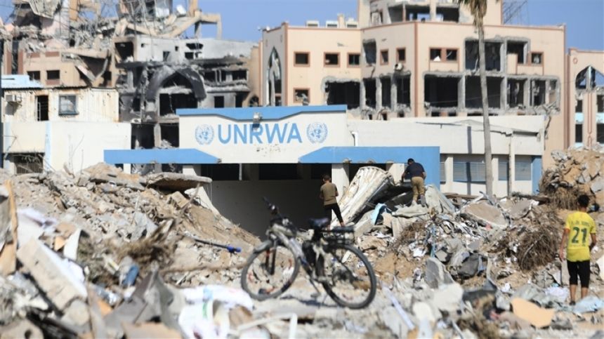 الاحتلال يدمر جميع المنازل المحيطة بمستشفيات شمال قطاع غزة 
