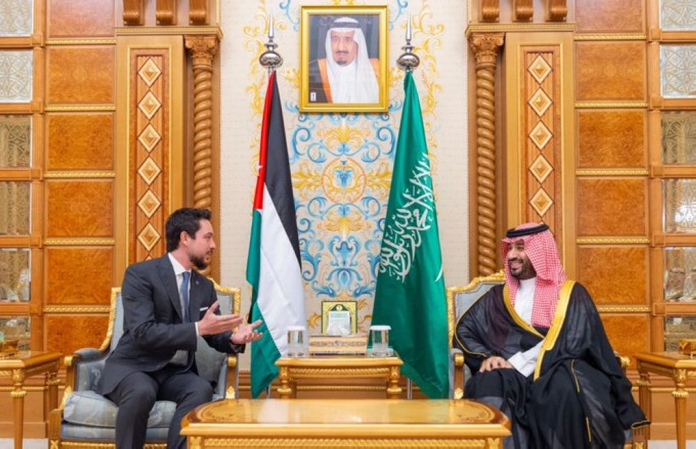 ولي العهد يلتقي نظيره الأردني