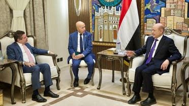 الخليج اليوم .. العليمي يتطلع لجهود أميركية أكبر لاعتراض الأسلحة الإيرانية