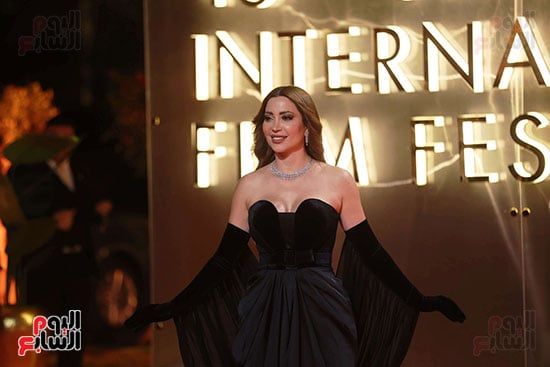 نيللى ونبيلة عبيد ولبلبة وصفية العمرى فى حفل افتتاح مهرجان القاهرة السينمائى