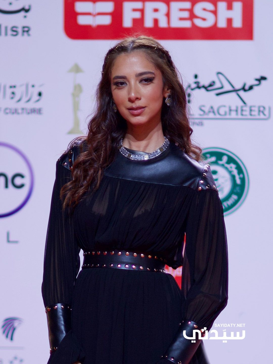 مكياج وتسريحات شعر النجمات في اليوم الثالث لمهرجان القاهرة السينمائي الدولي 2024