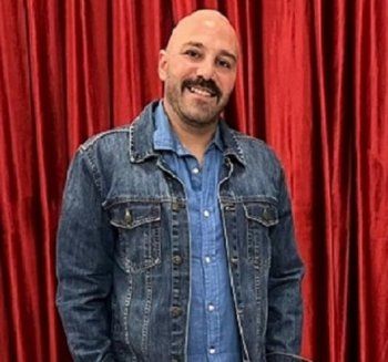 خاص - شادي الهبر : قدمت تجربة فنية خاصة في " قبل ما فل " وتقنية الإضاءة ساهمت في اللعبة المسرحية