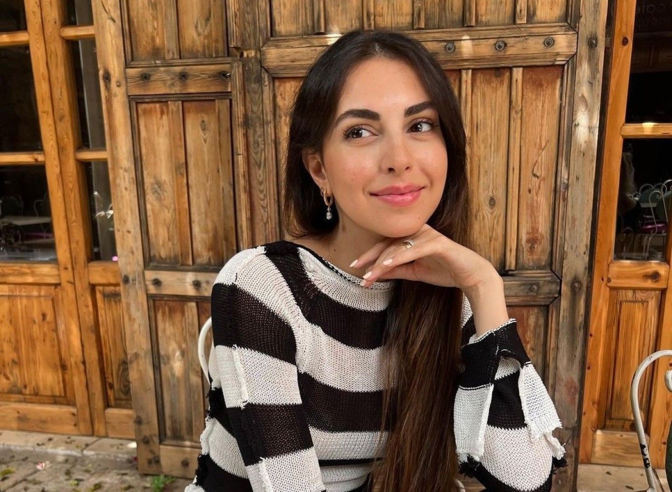 فاليري أبو شقرا في أحدث ظهور مع أولادها وتكشف للمرة الأولى عن ملامح وجه ابنها بوضوح