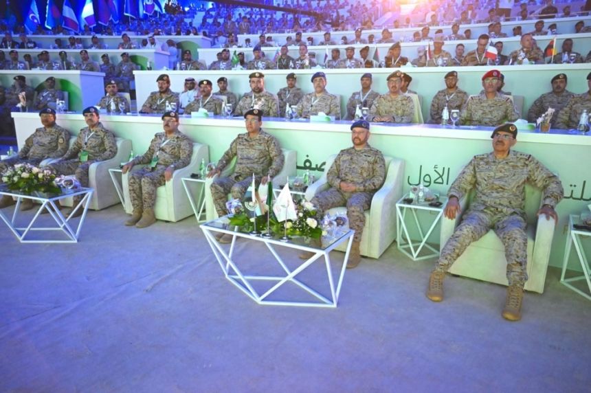 رئيس هيئة الأركان يدشن أعمال الملتقى الدولي الأول لضباط الصف القياديين