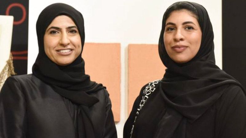 الامارات | مشروع الأختين الطموحتين في «أرض الفرص».. هند العبّار تصمّم و«حمدة» تدير