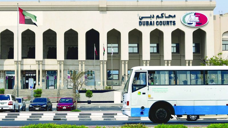 الامارات | 10 آلاف درهم تعويضاً لامرأة سبّها زوجها أمام أبنائها