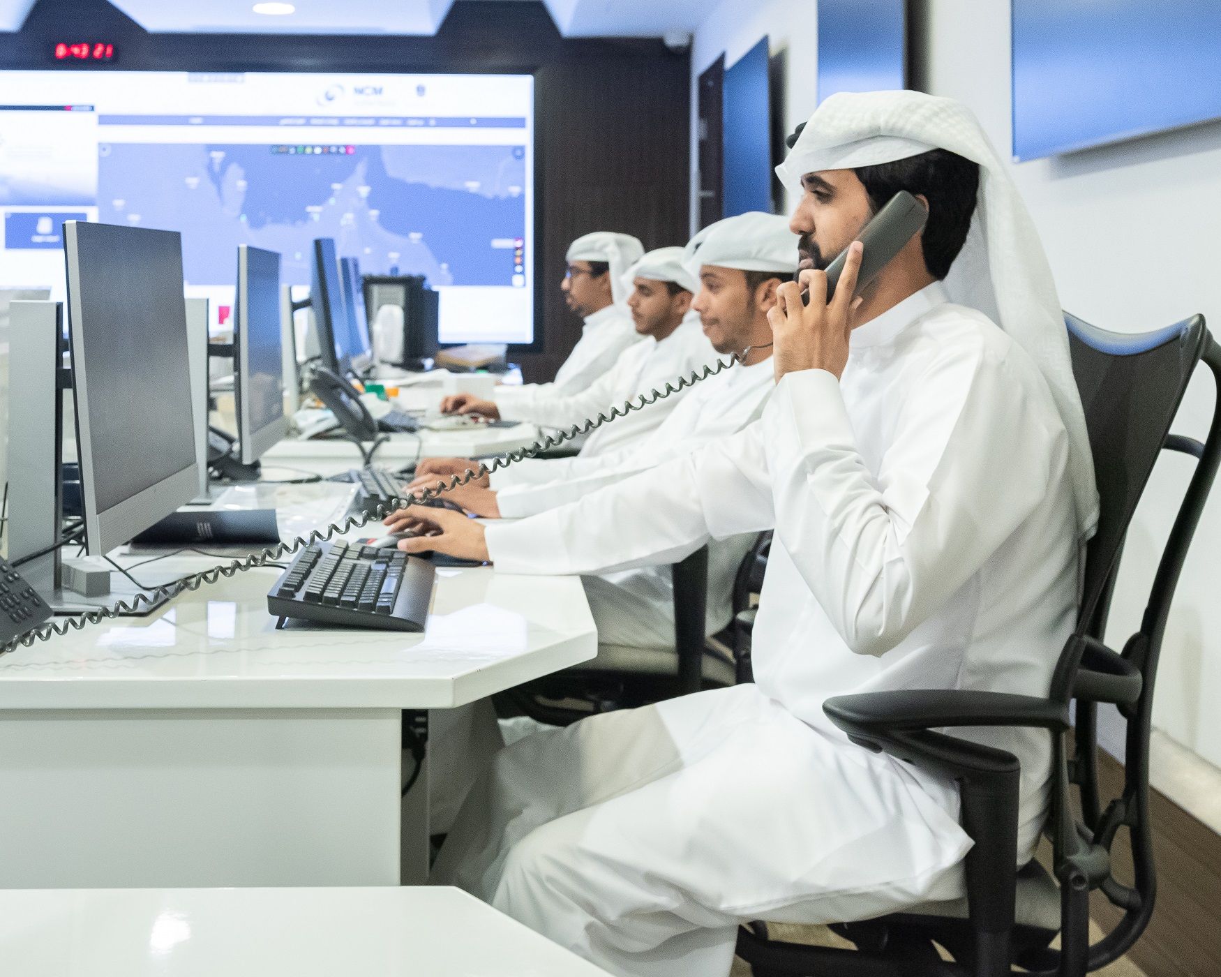 الامارات | "الطوارئ والأزمات" في أبوظبي يدعم جهات حكومية بمجنَّدي الدفعة الرابعة من "الخدمة الوطنية البديلة"