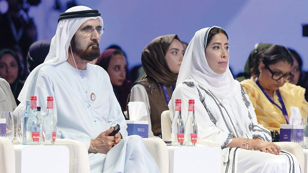 محمد بن راشد: تمكين المرأة وتحفيز مشاركتها في مسيرة التنمية