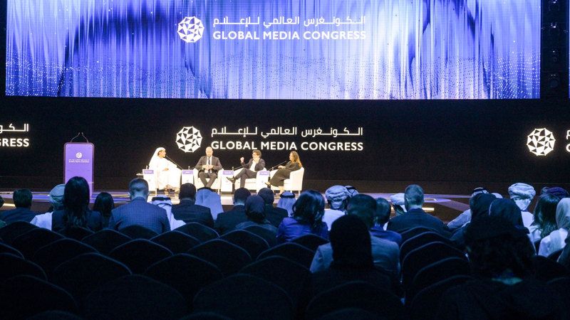 الامارات | خبراء ومختصون: لا يمكن للذكاء الاصطناعي استبدال العنصر البشري في العمل الصحافي