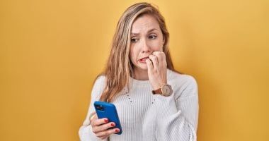 تكنولوجيا: بصمة اليد أم نظرة العين.. لماذا اختيار تقنية فتح الهاتف ضرورية فى حياتنا اليومية؟