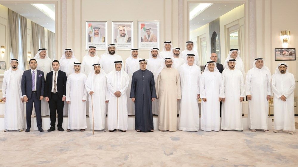 منصور بن زايد: تعاون مثمر بين المؤسسات الحكومية والقطاع الخاص