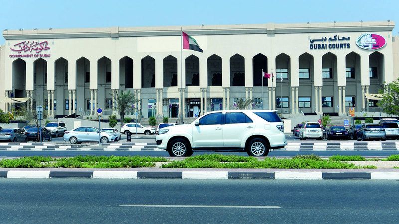 الامارات | 10 آلاف درهم تعويضاً أدبياً لطبيب تعرّض للتشهير