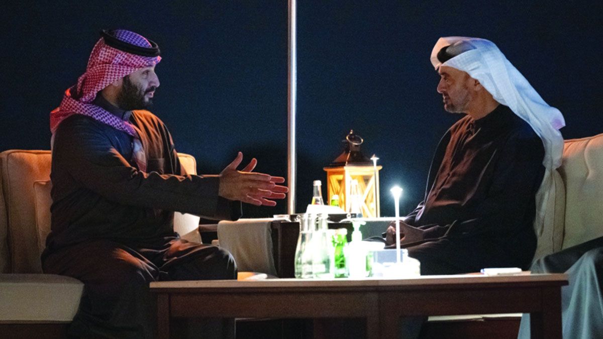 الامارات | رئيس الدولة وولي العهد السعودي يؤكدان أهمية الحفاظ على أمن واستقرار المنطقة