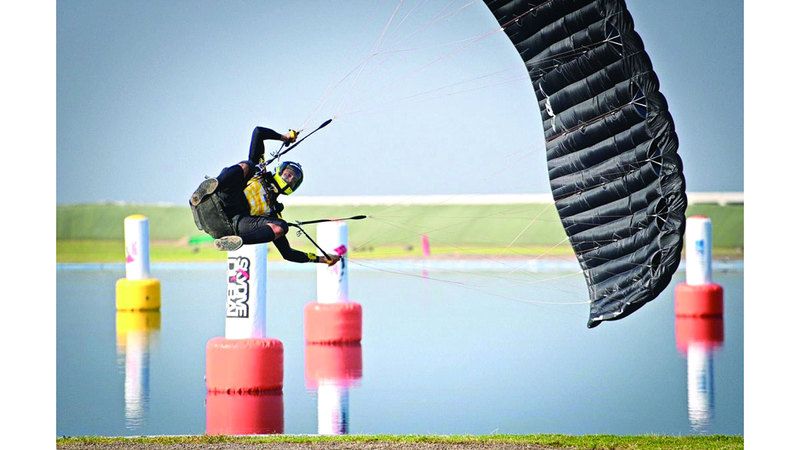 الامارات | غوميز: نجاحات «دبي للقفز بالمظلات» يصعب تكرارها