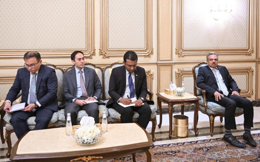 المملكة وسنغافورة تبحثان العلاقات الثنائية ومستجدات الأوضاع