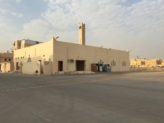 ‎الشؤون الإسلامية تعلق على فيديو لعامل استخدم منارة جامع لتخزين قطع غيار السيارات