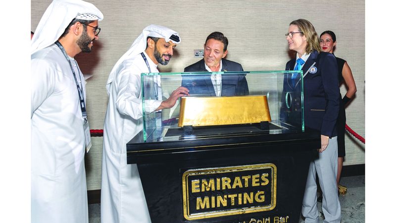 الامارات | أكبر سبيكة ذهبية بالعالم تُعرض  في دبي اليوم