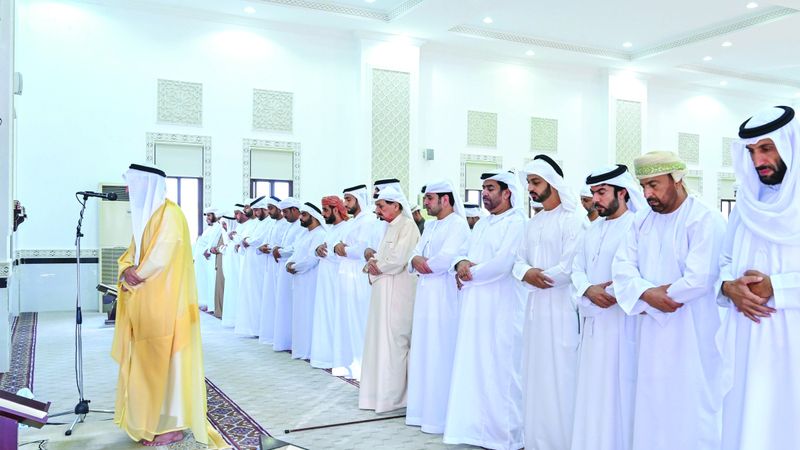 الامارات | حاكما عجمان ورأس الخيمة وأولياء عهود يؤدون  صلاة الاستسقاء