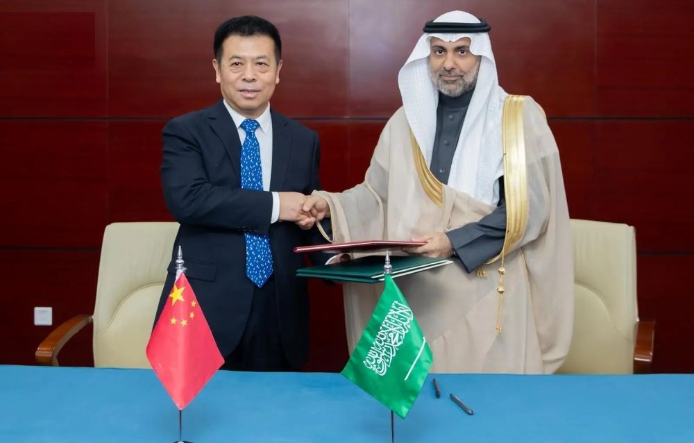 وزير الصحة يوقع 24 اتفاقية خلال زيارته الرسمية إلى الصين‏