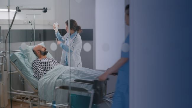 الامارات | دعم 256 مصاباً بالسرطان من المواطنين بخطط علاجية شخصية
