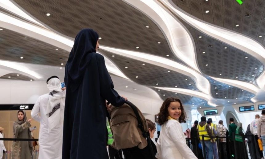 بتشغيل المسارين ”الأخضر والأحمر“.. استكمال المرحلة الثانية لقطار الرياض غدًا