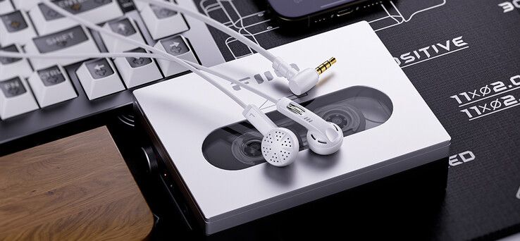 تكنولوجيا: FiiO تكشف عن سماعات JadeAudio JF11 السلكية بمحركات 14 مم وتصميم U لصوت جهير قوي