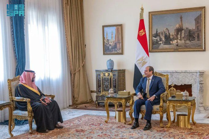 السعودية | بتوجيه من القيادة.. وزير الثقافة يلتقي رئيس جمهورية مصر العربية
