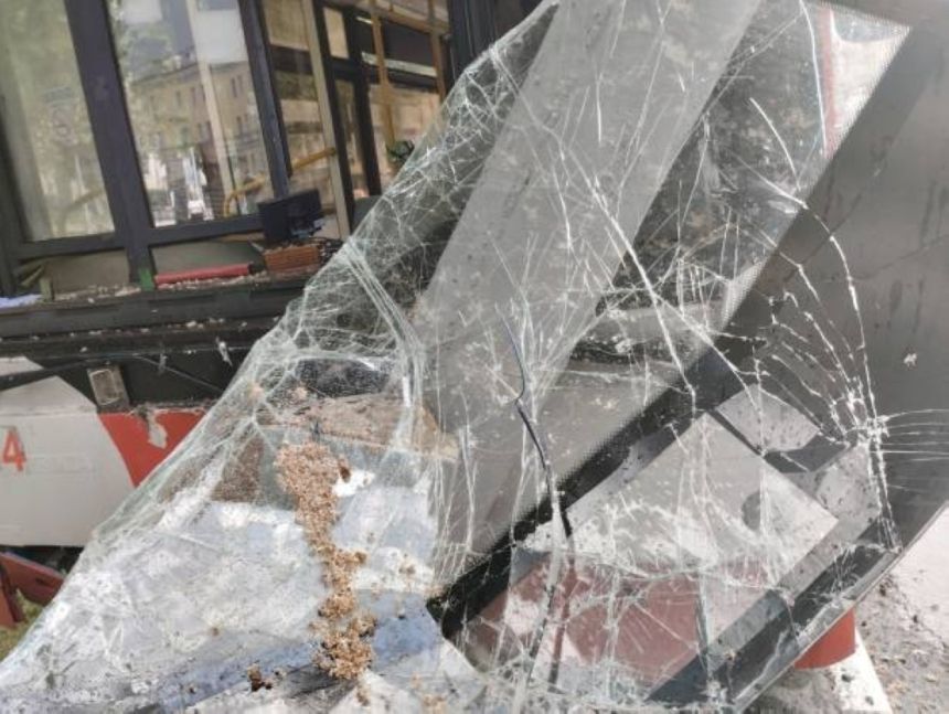 مقتل 10 أشخاص على الأقل في حادث حافلة بإيران