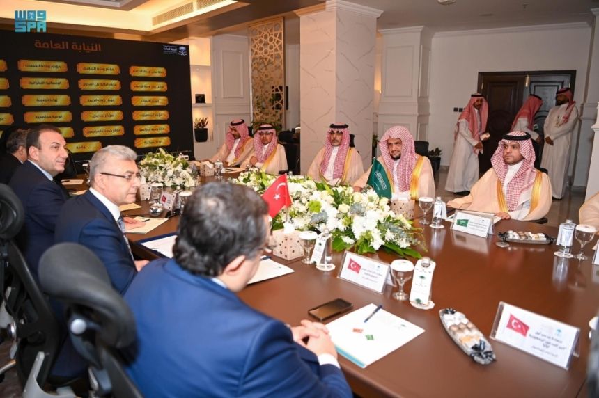 النائب العام يبحث تعزيز التعاون القضائي والقانوني مع نظيره التركي