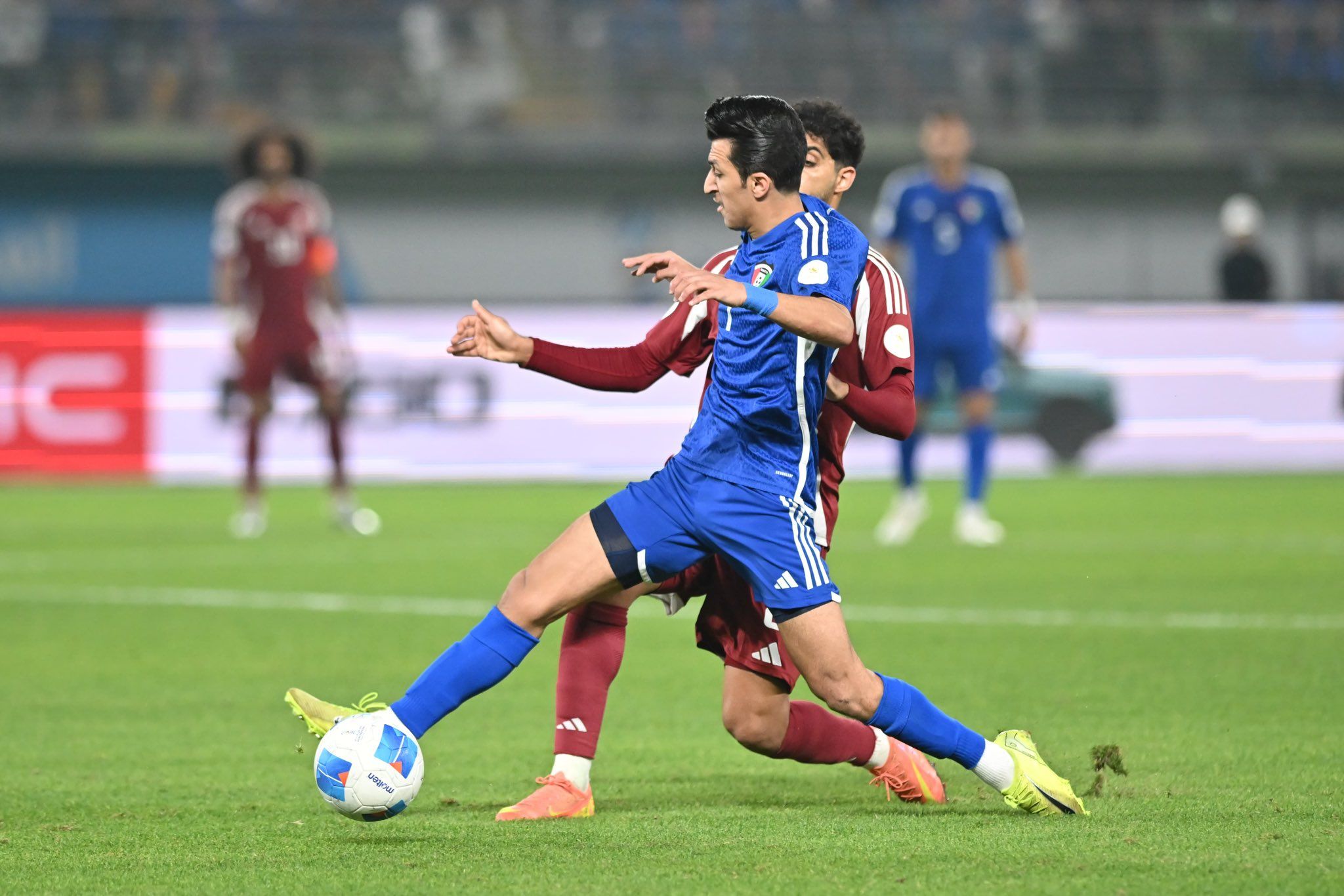 الامارات | الكويت ينجو من كمين "العنابي".. ويتأهل إلى نصف نهائي "خليجي 26"