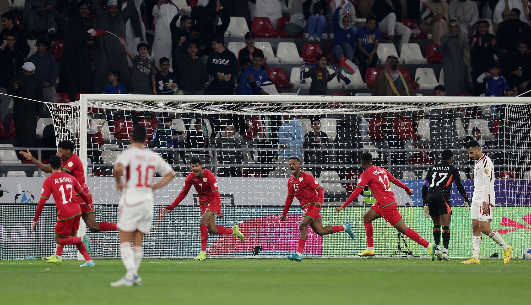 الامارات | الانتقادات تطارد بينتو.. لم يضيف شيئاً للمنتخب واللاعبون لم يقصروا
