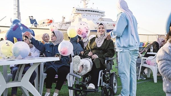 المستشفى الإماراتي العائم بالعريش يواصل تقديم خدماته لأهالي غزة