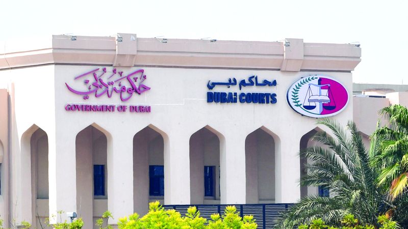 الامارات | إلزام مدير «مختلس» بـ 100 ألف درهم تعويضاً
