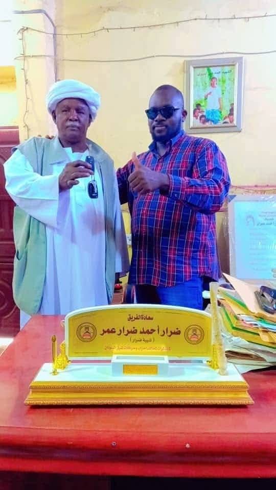 شاهد بالفيديو.. في تصرف وصفه الجمهور بقمة الفوضى.. شيبة ضرار يثير الرعب في بورتسودان ويطلق الرصاص بكثافة بالشارع العام احتفالاً بزيارة نجم الإعلانات بدر خلعة
