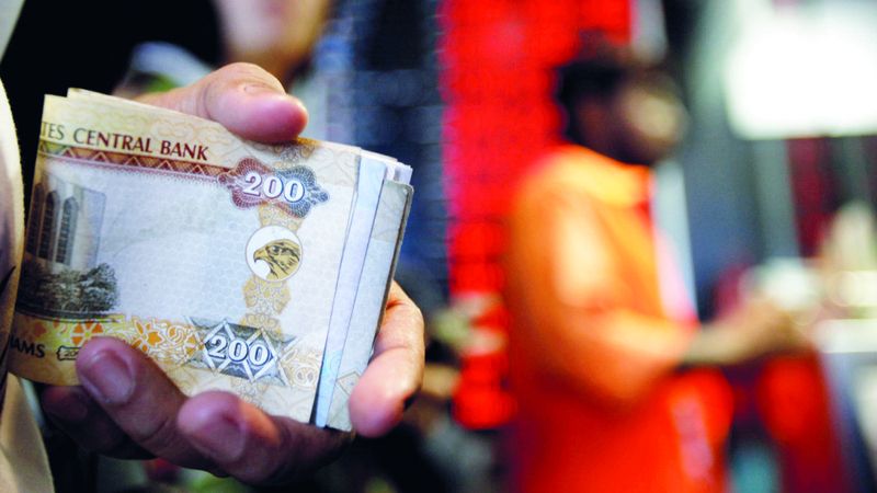 الامارات | إلزام محامٍ بردّ 100 ألف درهم إلى موكله