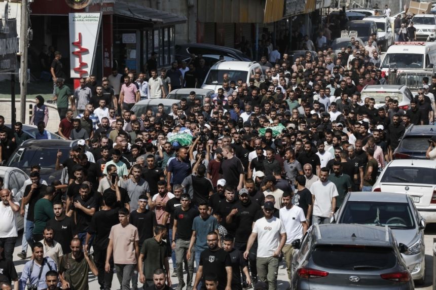 استشهاد 16 فلسطينيًا في غارات الاحتلال على قطاع غزة
