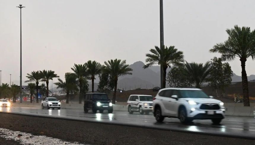 "الأرصاد": أمطار متوسطة على منطقة المدينة المنورة