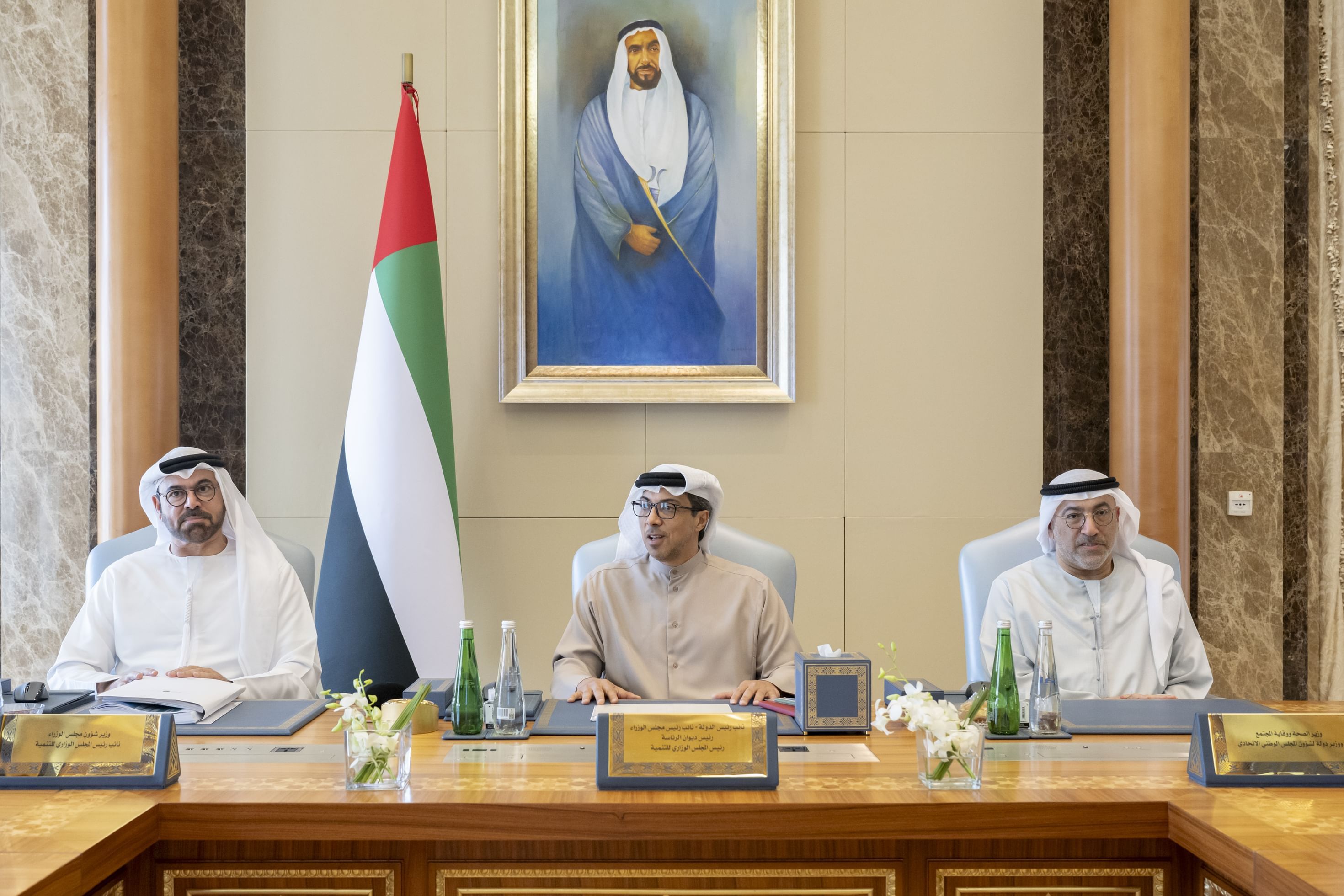الامارات | برئاسة منصور بن زايد.. "الوزاري للتنمية" يستعرض عدداً من السياسات والتشريعات ومستجدات تنفيذ الأجندات والبرامج الوطنية