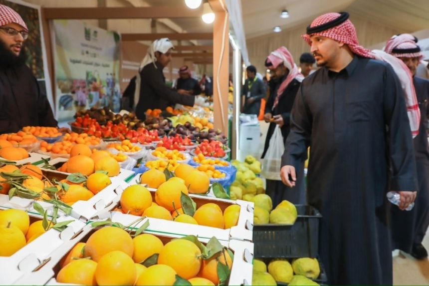 صور| 20 صنفًا من أجود الأنواع تُزيّن مهرجان الحريق للحمضيات