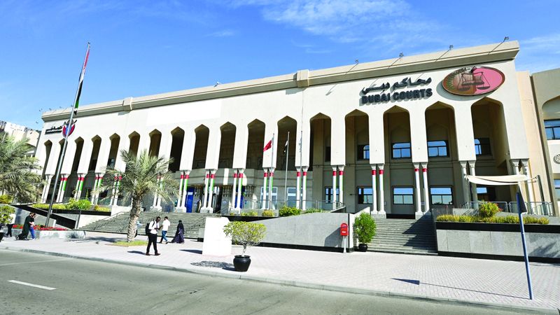 الامارات | امرأة تدمر سيارة مُستأجَرة وترتكب مخالفات بـ 12 ألف درهم
