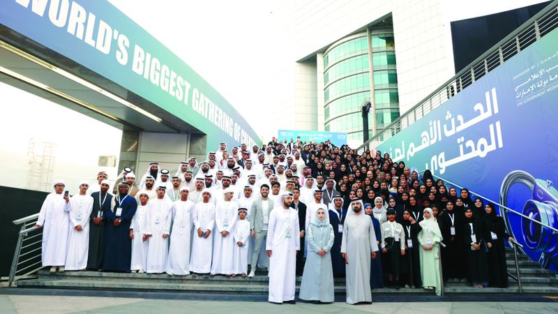 الامارات | محمد بن راشد يشهد تخريج أكثر من 300 صانع محتوى ومتخصص في الاتصال الرقمي والحكومي